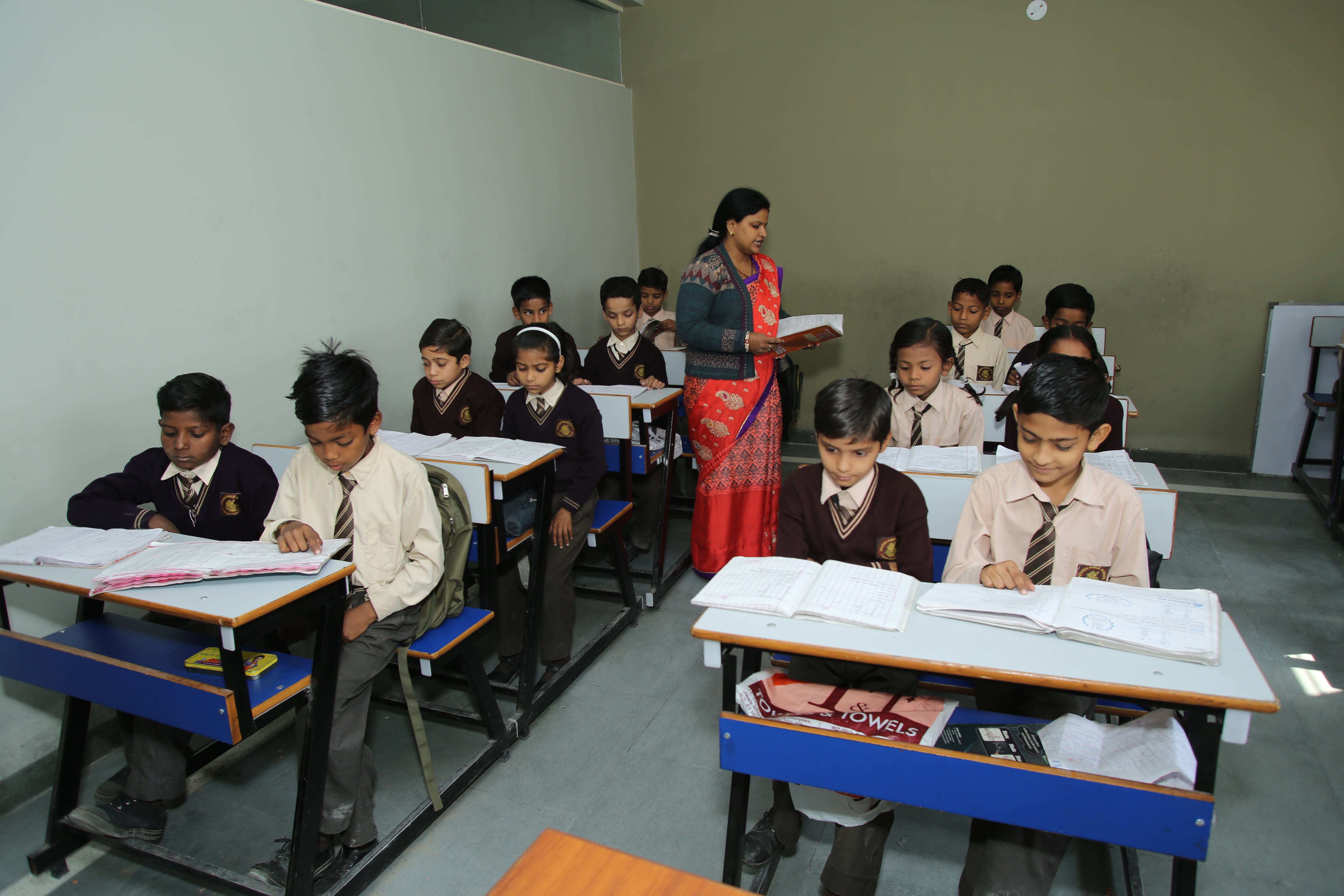 Adarsh Public School