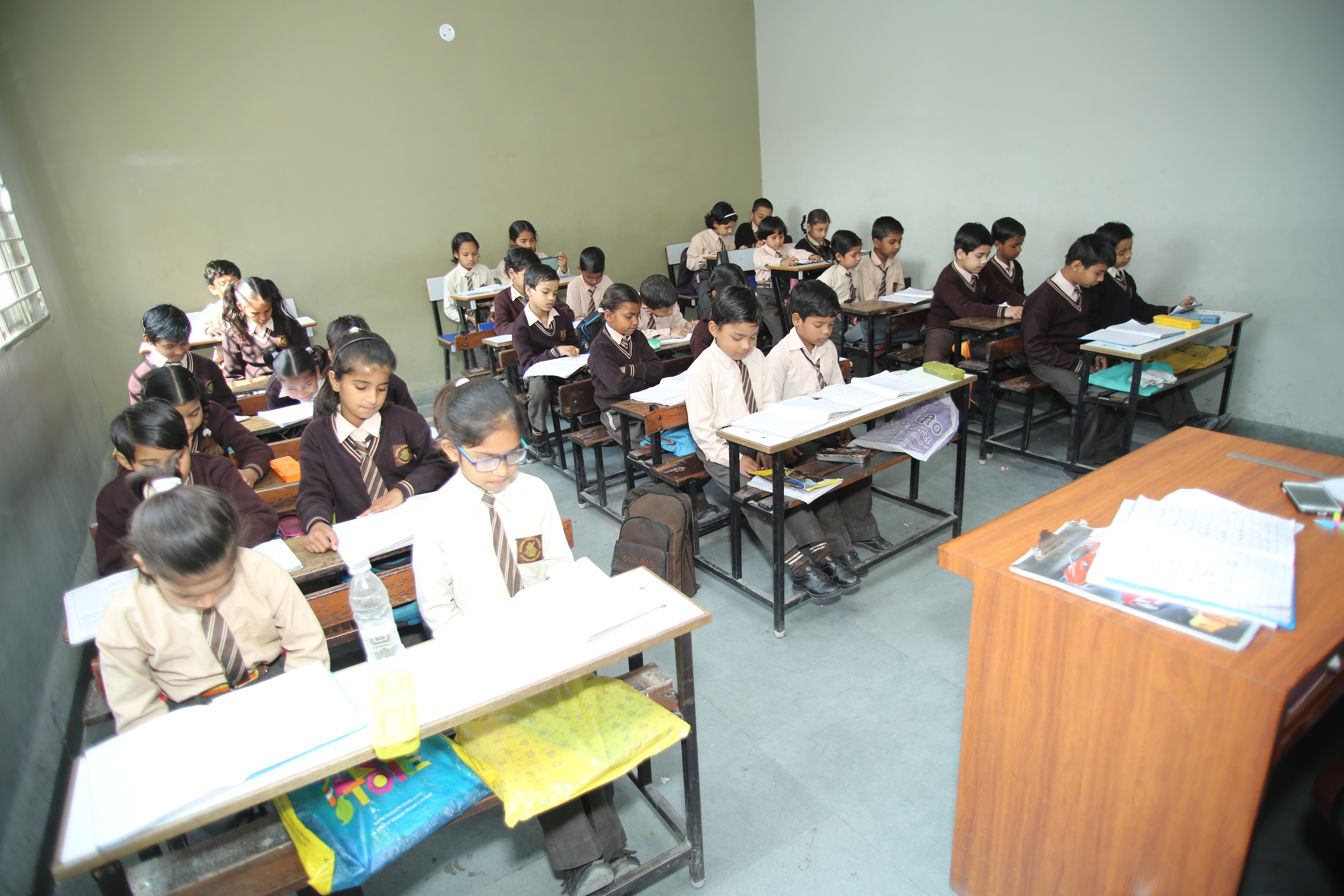 Adarsh Public School