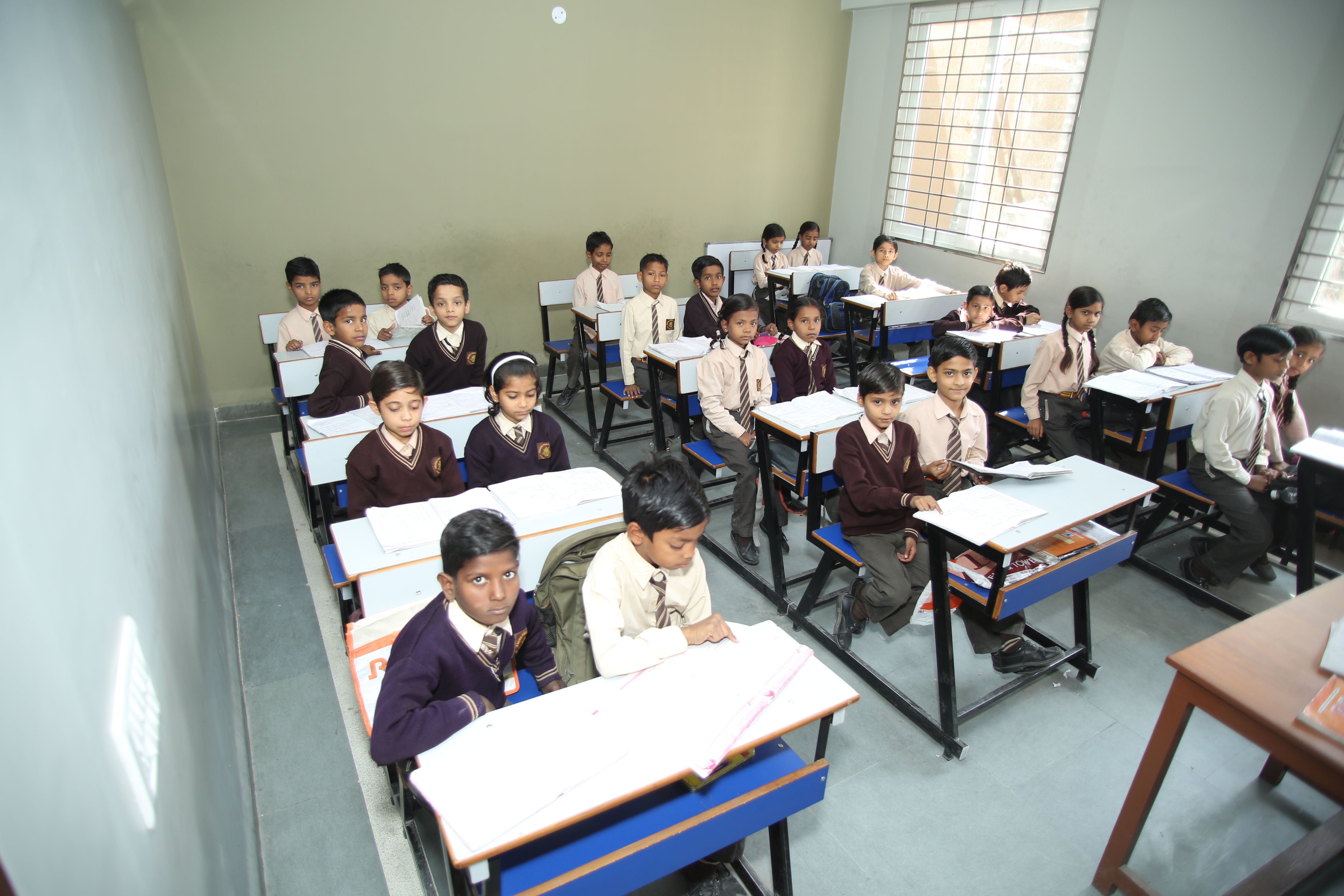 Adarsh Public School